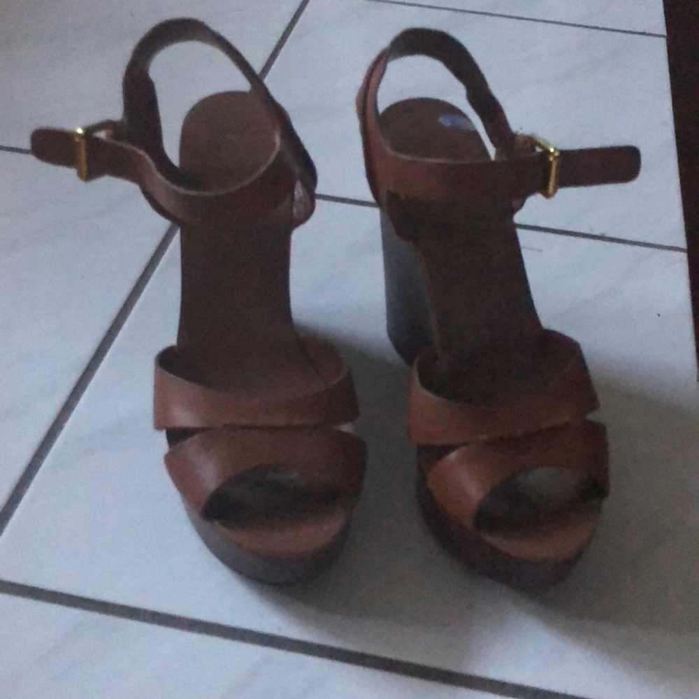 Ralph Lauren
Brown Deidre Platforms
